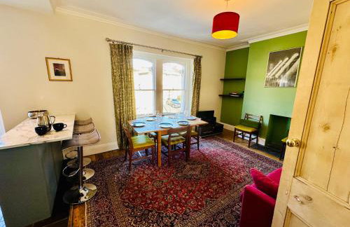 Penthouse Apartment with Impressive Views Sleeps 2 to 8 - Foto 39