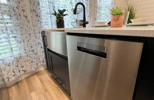 Sacred Heart HospitalHuckleberrysMin to Dwntn - Foto 11