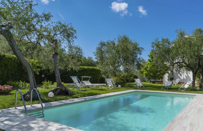 8 bedroom House in Diano Castello with private pool and garden - Photo 29