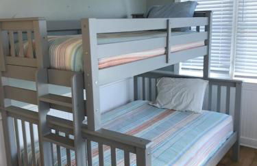 Centennial Coast Cottage - with Heated pool - Foto 15