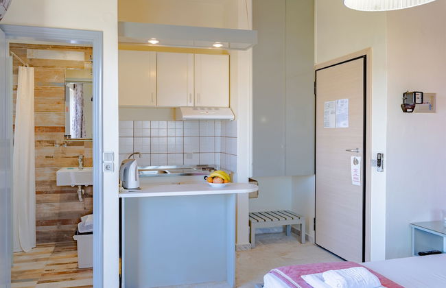 Saint-Trope Studios - Photo 23