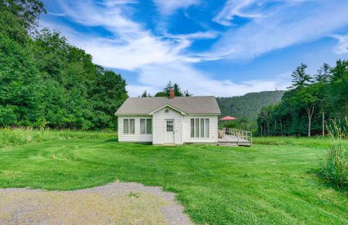 Hawley Home with Deck 4 Mi to Berkshire East Resort - Foto 1