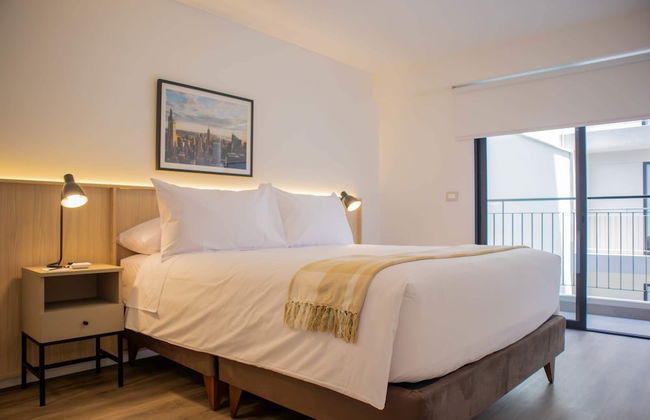 w Fantastic 1BR w Modern Balcony in San Isidro - Photo 2