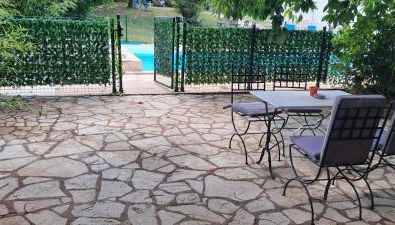 TourTour in the Loire Valley poolside Chalet - Photo 4