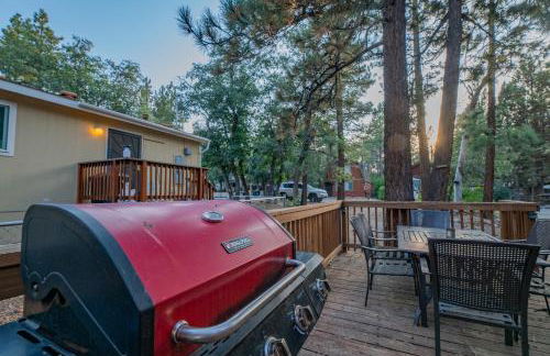 Far Enough Cabin - Chalet style cabin, walking distance to the trails! Foosball table! - Foto 30