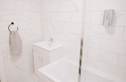 Apsley Way, 5 bed 4 bathroom house - Foto 45