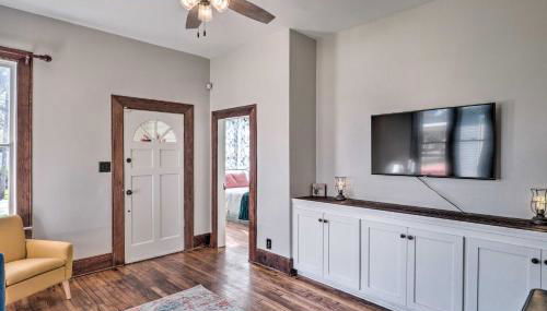 Lake Charles Cottage with Fireplace and Yard! - Foto 4