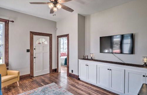 Lake Charles Cottage with Fireplace and Yard! - Foto 4