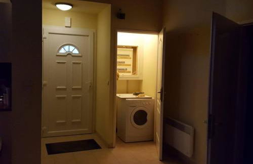 2025 Reno 2-Bed Escape w pool Min to GolfCources - Foto 40