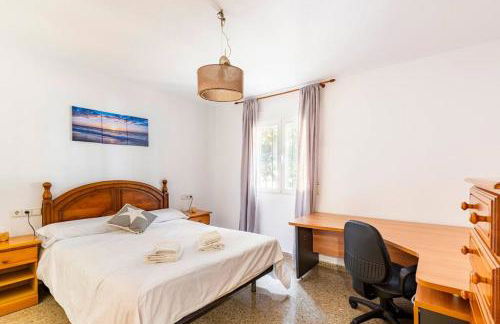 Amplio piso con 4 habitaciones para disfrutar de Málaga con parking gratuito - Photo 40