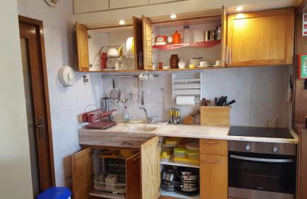 Yellow House - Photo 32