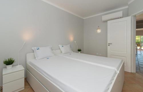 Golden Seaside Villa - Acesso Praia e Piscina Incluído - Foto 11