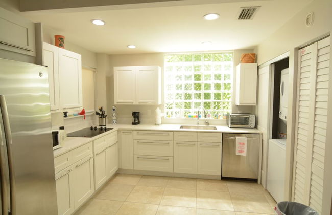 Beautiful Canal Front Home With Above Ground Pool, Dock And Fish Cleaning Station 4 Bedroom Home by RedAwning - Photo 8