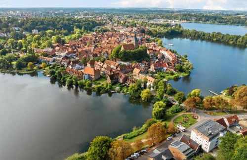 MAISUITES Eisvogel - Zentrale Luxuswohnung mit direktem Seeblick I Bis 4 Personen I Premiumküche I Boxspringbett I Kaffeevollautomat I Parkplatz I Barrierearm & Aufzug - Foto 44