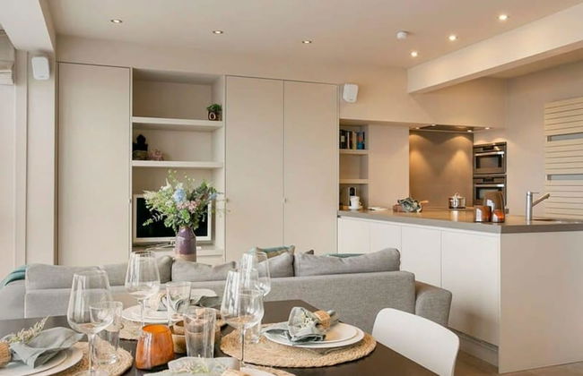 Unique Apartment With Sea-view Near the Center - Photo 2