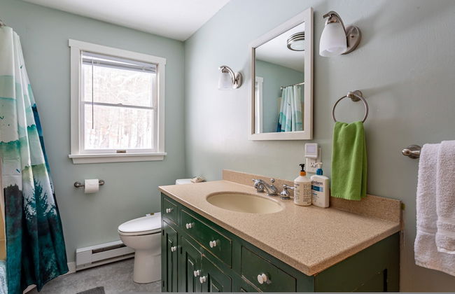 Ski Hike Lodge 5BR w Fire Pit Cozy Spaces - Foto 8