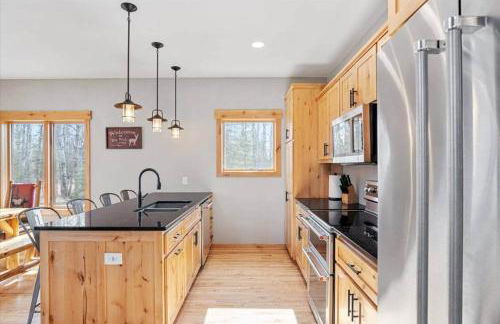 Luxury Lodge on 40 Private Acres • HUMM Sauna • Party Barn • - Foto 18