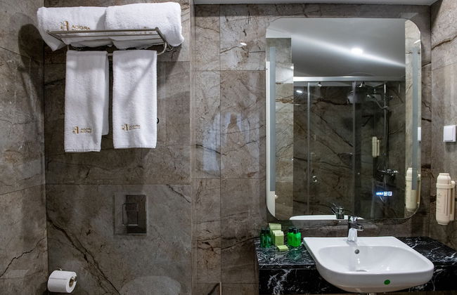 Agora Boutique - Photo 61