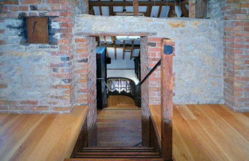 Finest Retreats - The Loft at Brackley Town Hall - Photo 22