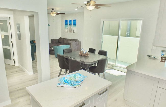 New Beach & Bay Retreat Full of Amenities! - Foto 15