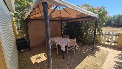 Joli T2, à 400m à pied de la mer - Piscine privée - Foto 5