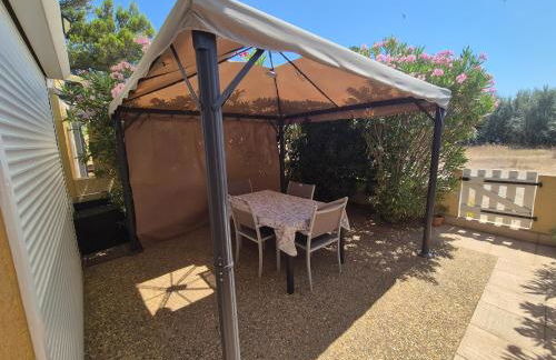 Joli T2, à 400m à pied de la mer - Piscine privée - Photo 13