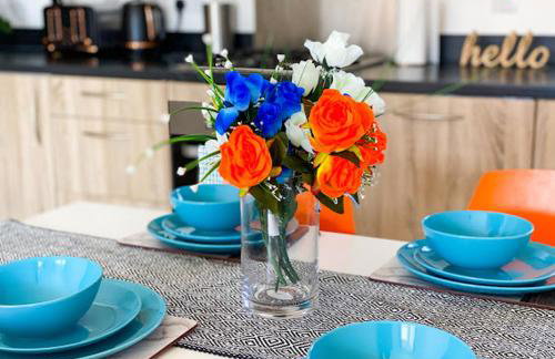 Homely & Stylish 2 Bedroom 6 Guests Parking Wi-Fi - Foto 1
