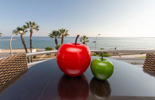 Villa Venecia, Apartamento de Lujo en 1º línea de playa + parking - Photo 2