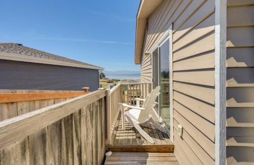 Stunning Home in Coupeville with Deck and Beach Access - Foto 14