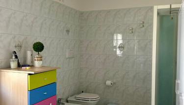 Joy House - Foto 3, Shower