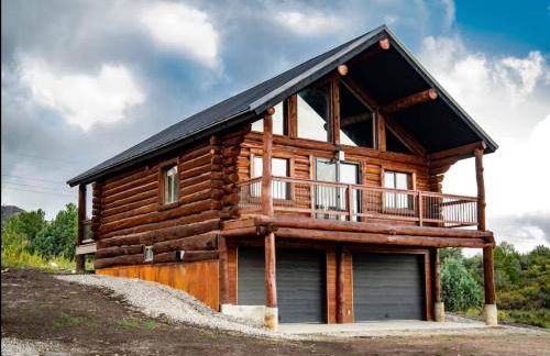 Ranch Life Reimagined, Cattle Drives to Chic Cabin - Foto 1