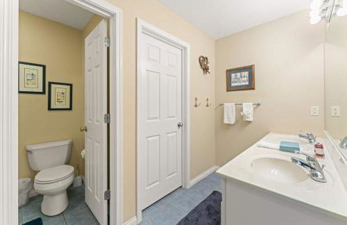 Family-friendly Home Hot Tub Lake View & Pool Access - Foto 48