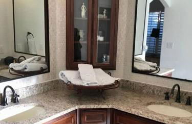 Amazing home with custom-built pool - Foto 17