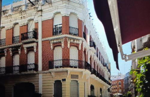 Apartamento céntrico con terraza y parking - Foto 10