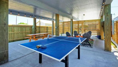 Sleeps 16 2 Homes Priv Pool Ping-Pong 1Block to Alister St. Shops Dining - Foto 5, Other