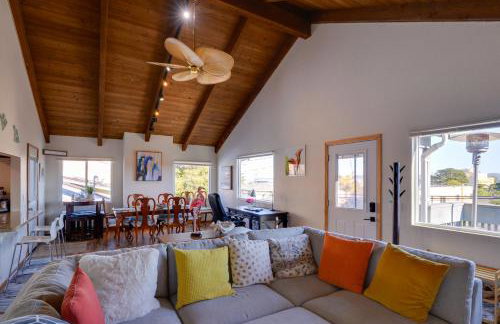 Breezy and Central Monterey Apt with Bay View! - Foto 1