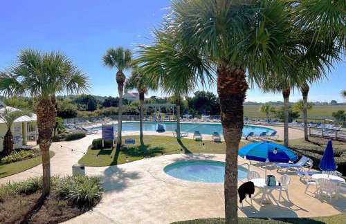 Beachfront Saint Helena Island Condo with Amenities! - Foto 23
