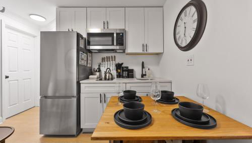 Brownstone 2 Bed with Private Backyard near Subway - Foto 2