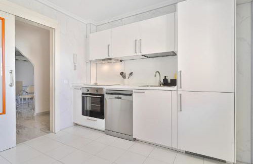 C09 Roomy Luminous 5 Bedroom in Town - Foto 18