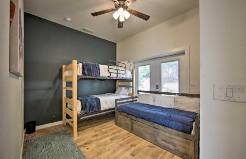 Modern Cedar Creek Lake Retreat with Panoramic View! - Foto 10