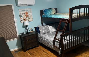 Playing Hookie LLC - Foto 21