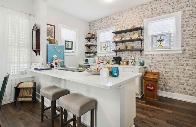 Patty's Place - Photo 6