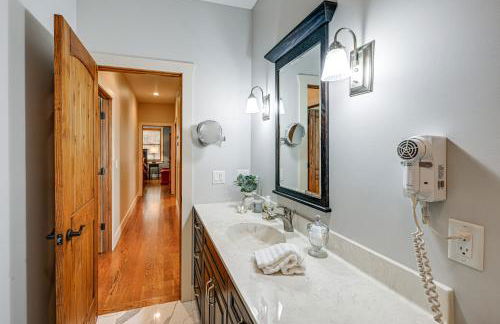 Mountain-View Georgia Cabin with 2 Decks - Foto 11