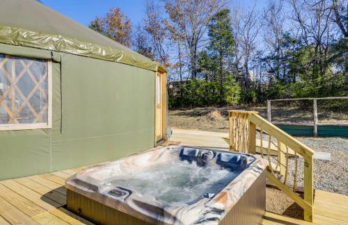 Glamping with Mountain Views! Newport Yurt Retreat! - Foto 23