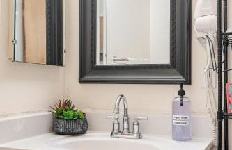 Modern & Cozy 2 Bedroom 2 Bathroom Sofabed Suite - Foto 21