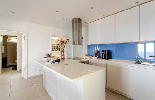 Blue Views Villa with Heated Pool and Jacuzzi - Photo 30