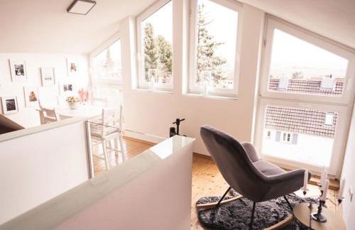 Pfälzer Herzel mit 2 Schlafzimmern und Blick über die Rheinebene kostenfreiem Parkplatz und Wlan fußläufig zum Wald und den Weinbergen Weinkühlschrank Brötchenservice Garten mit Gasgrill - Foto 8