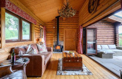 Hunters Lodge - Photo 5