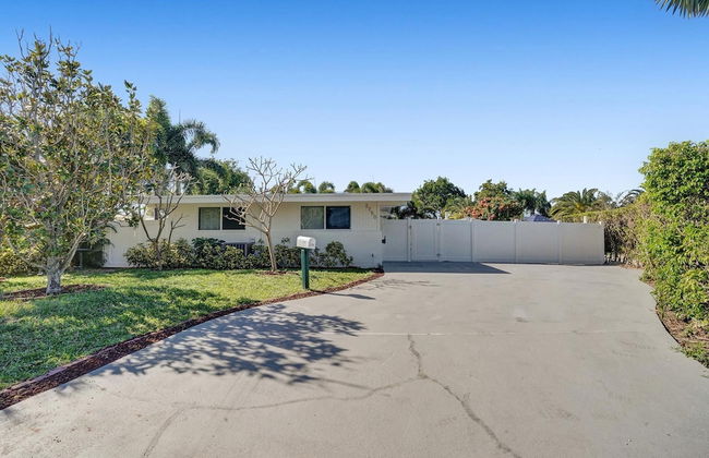 5BR with Heated Pool 5 min to Beach - Photo 55