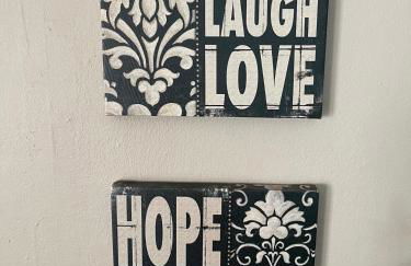 Everything you need - 1 BR 1 BA WIFI SMART TV QN Bed Coffee - Foto 2